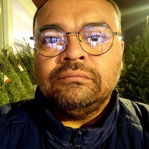 Meet your Posher, Eduardo